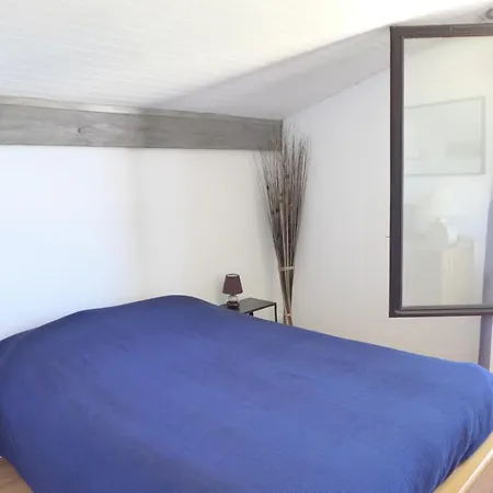 Ocean Beachfront Apartment: Family-friendly Sea View Seignosse