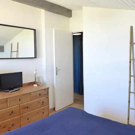 Ocean Beachfront Apartment: Family-friendly Sea View Seignosse